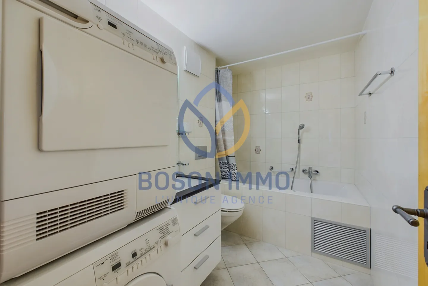 Bright attic in Les Marécottes with gallery and view of the Alps! - Photo 13 of 15