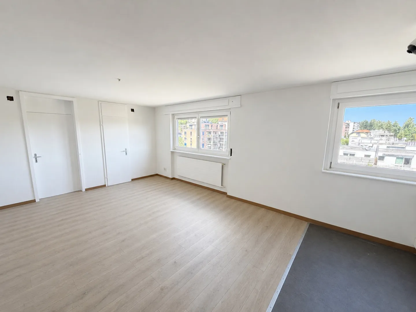 Appartamento moderno in posizione privilegiata - Foto 2 di 5
