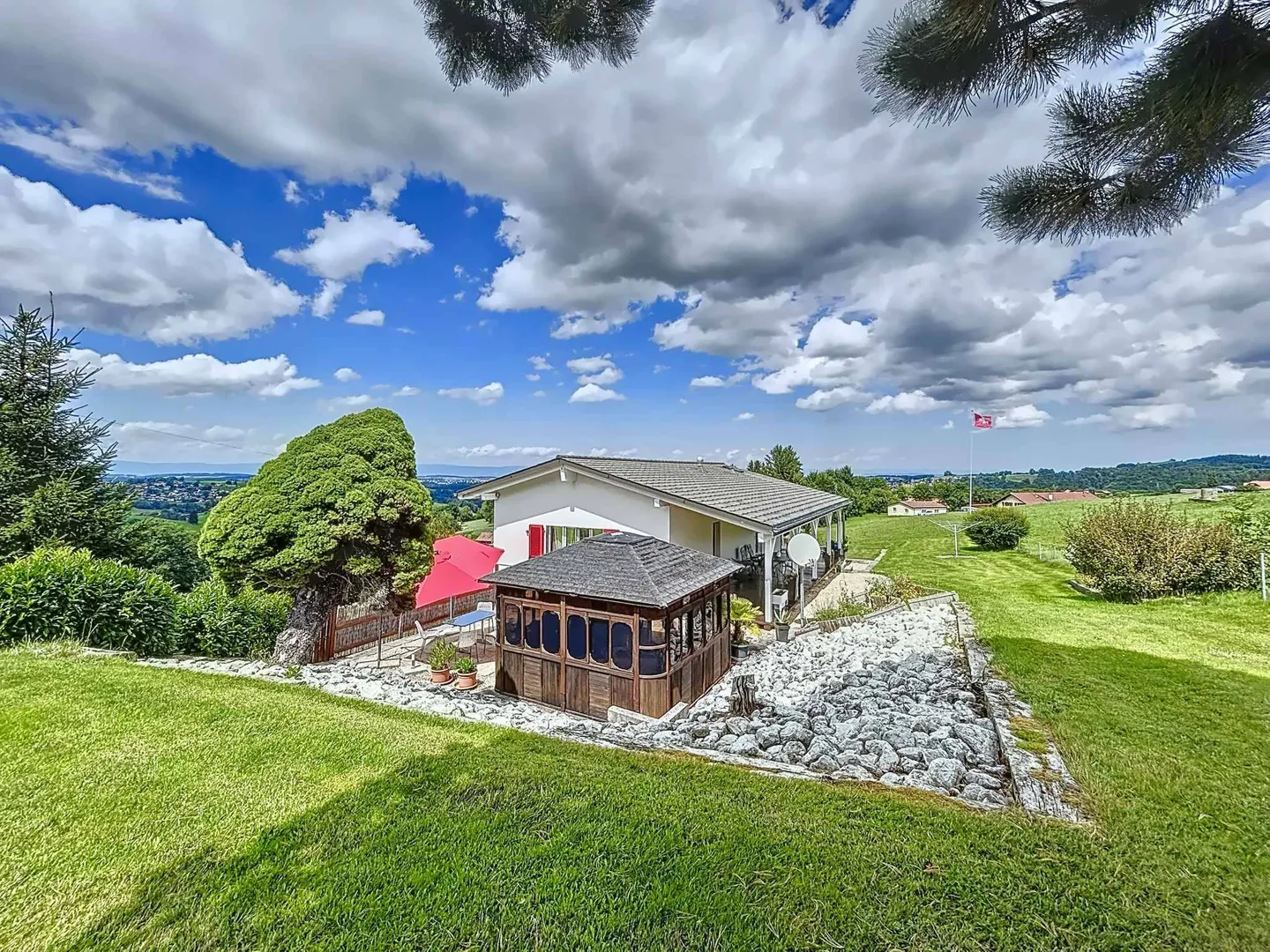 Detached house with exceptional view - Photo 7 of 13