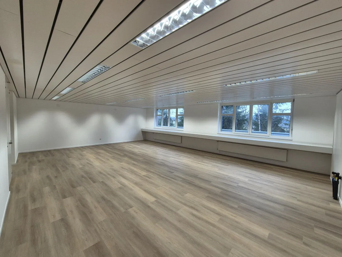Offices and Studio on Industrial Site - Photo 3 of 9