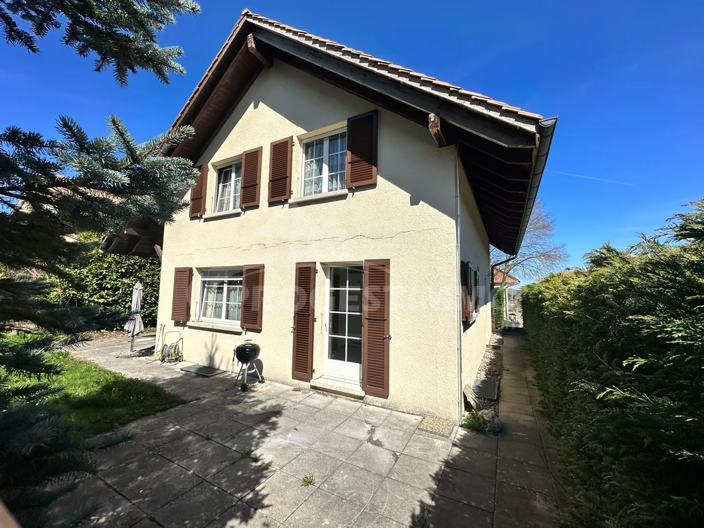 Incantevole villa indipendente a Corcelles-le-Jorat - Foto 3 di 17
