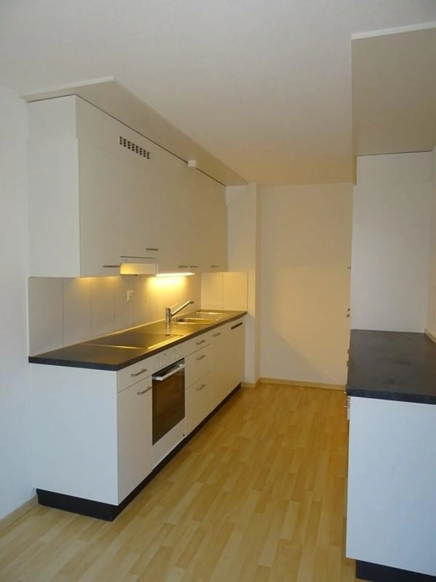 Sonnige Wohnung in kinderfreundlicher Umgebung - Foto 2 von 7