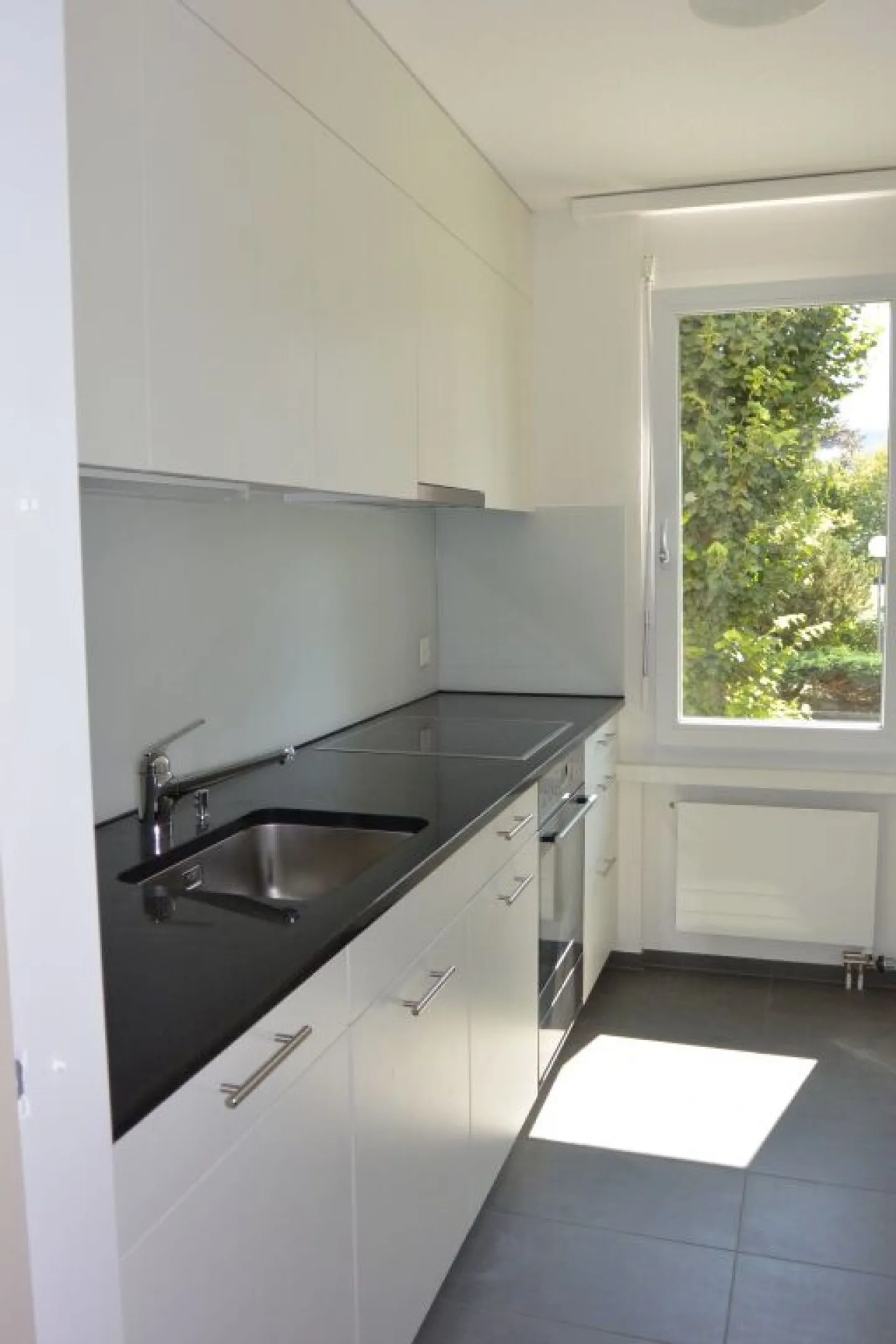 Appartement ensoleillé de 4,5 pièces (2ème étage) dans un emplacement calme réalise votre rêve de vie - Photo 3 sur 15