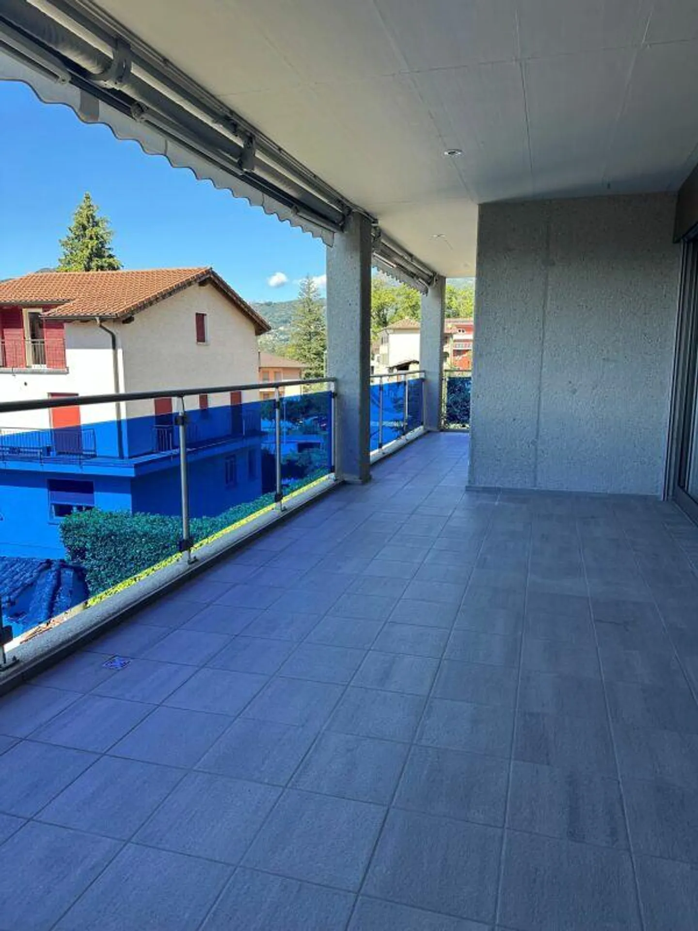 MODERN 5.5 ROOMS IN DAVESCO - Photo 2 of 15
