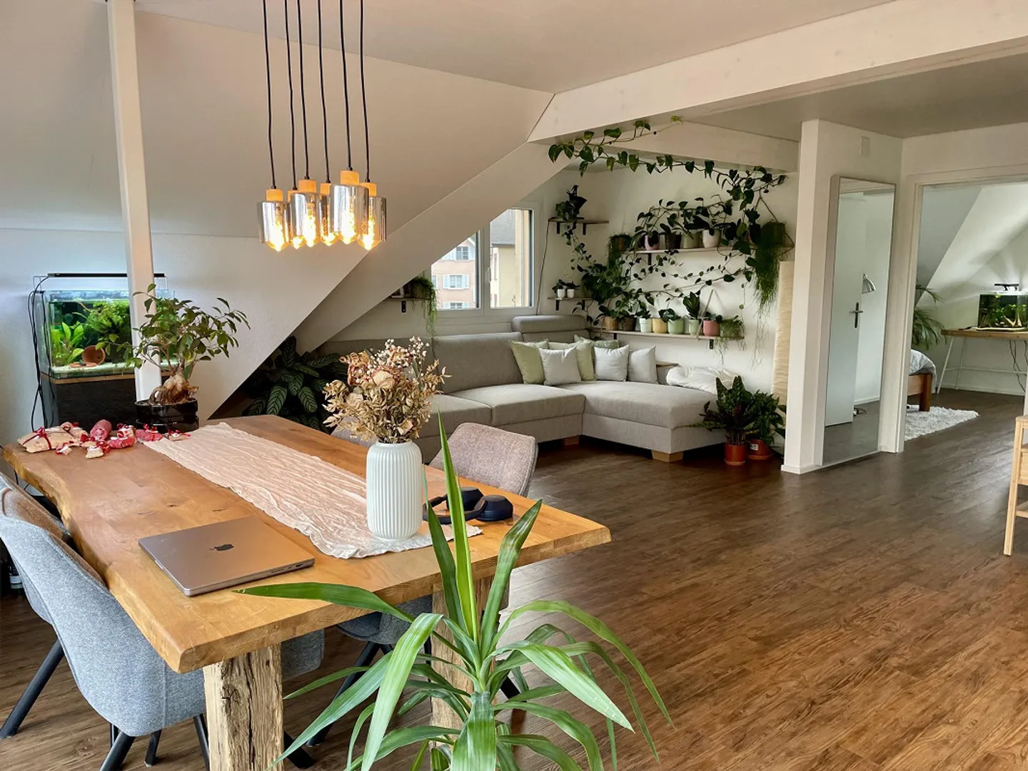 Bellissimo appartamento arredato di 3.5 stanze con una grande terrazza - Foto 2 di 9