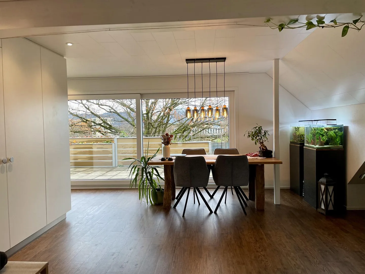 Bellissimo appartamento arredato di 3.5 stanze con una grande terrazza - Foto 4 di 9