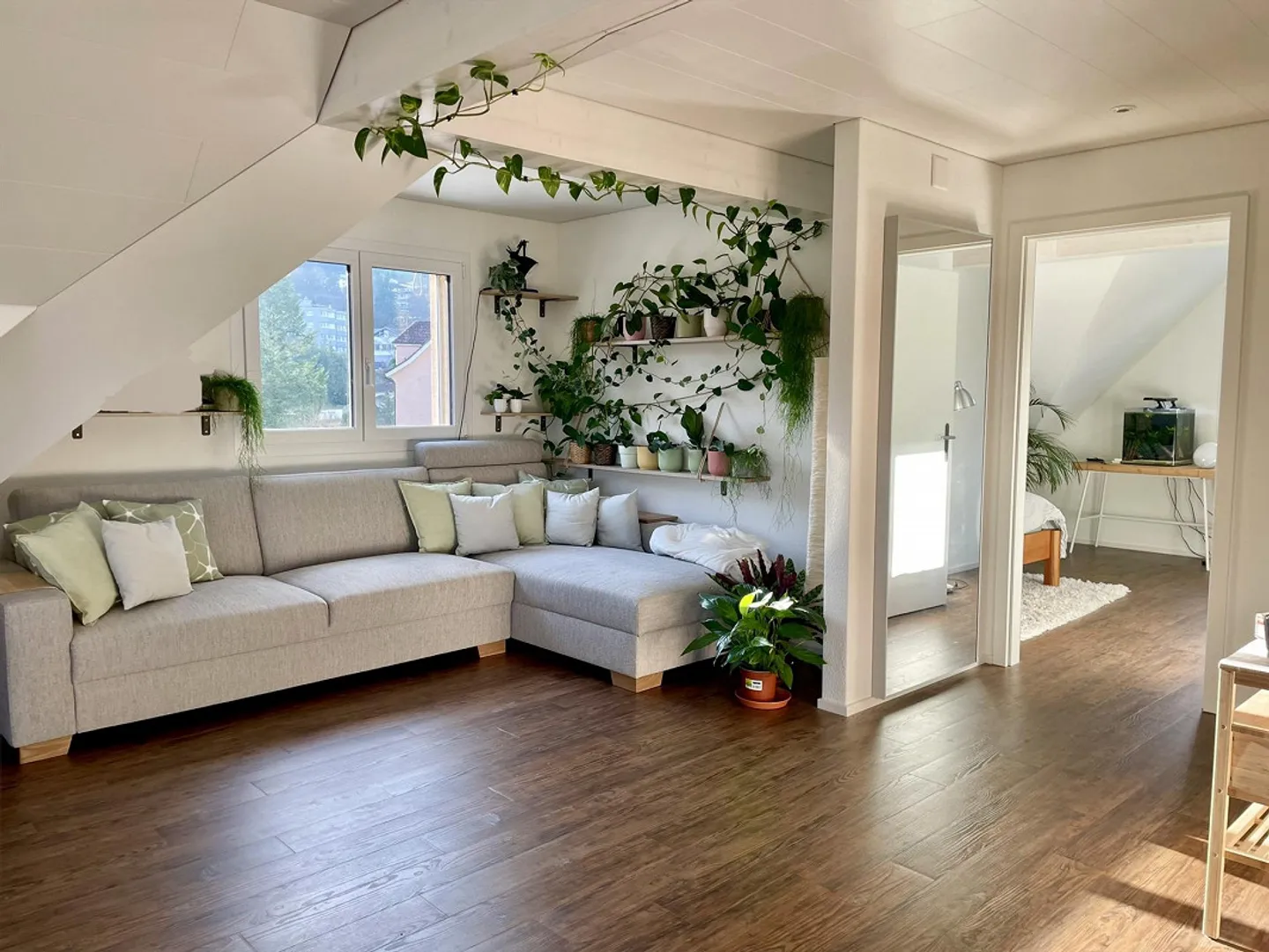 Bellissimo appartamento arredato di 3.5 stanze con una grande terrazza - Foto 3 di 9