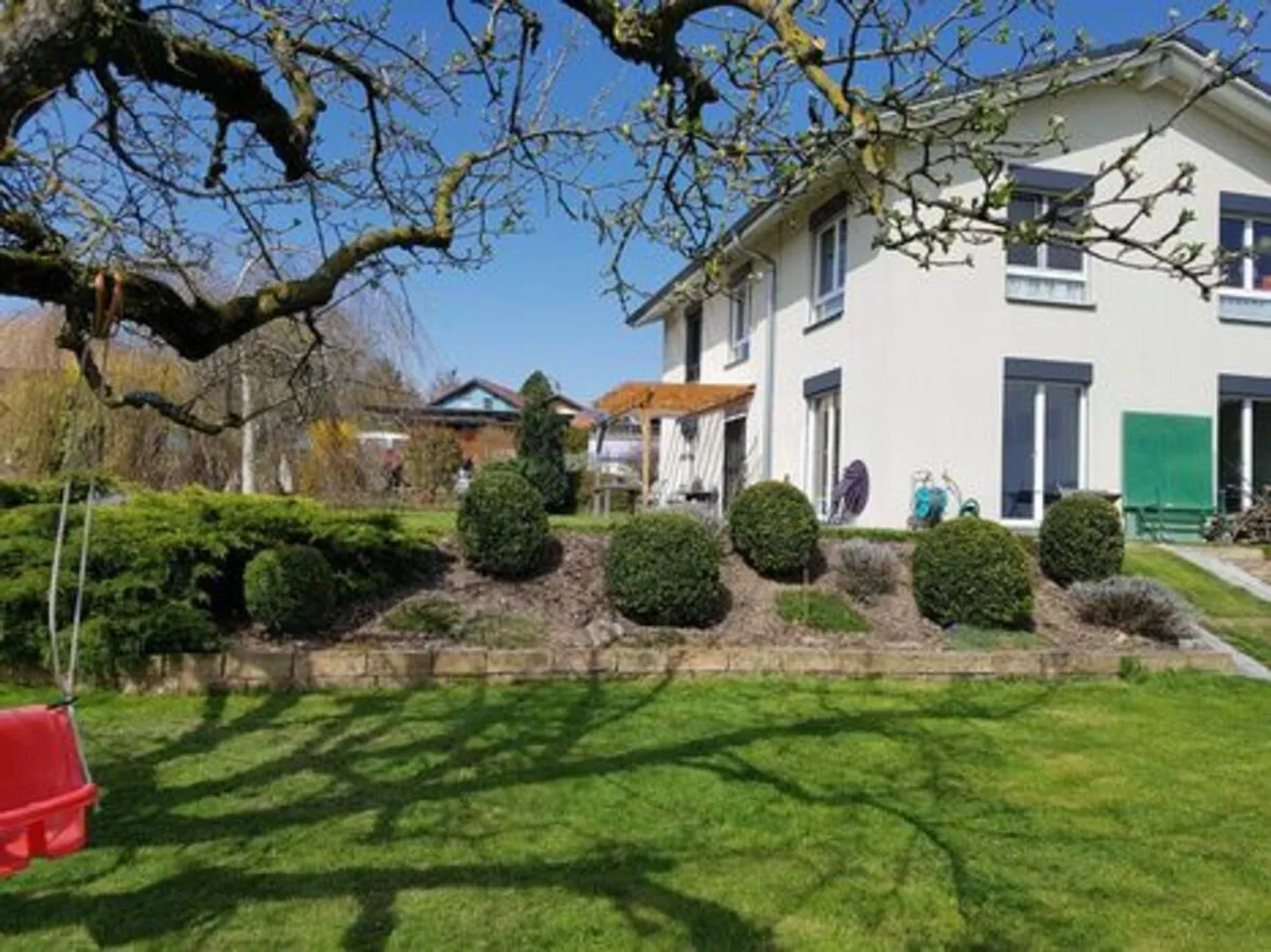 MAISON 6 PIÈCES À LE MOURET (FR), MEUBLÉ, DURÉE DÉTERMINÉE - Photo 3 sur 10