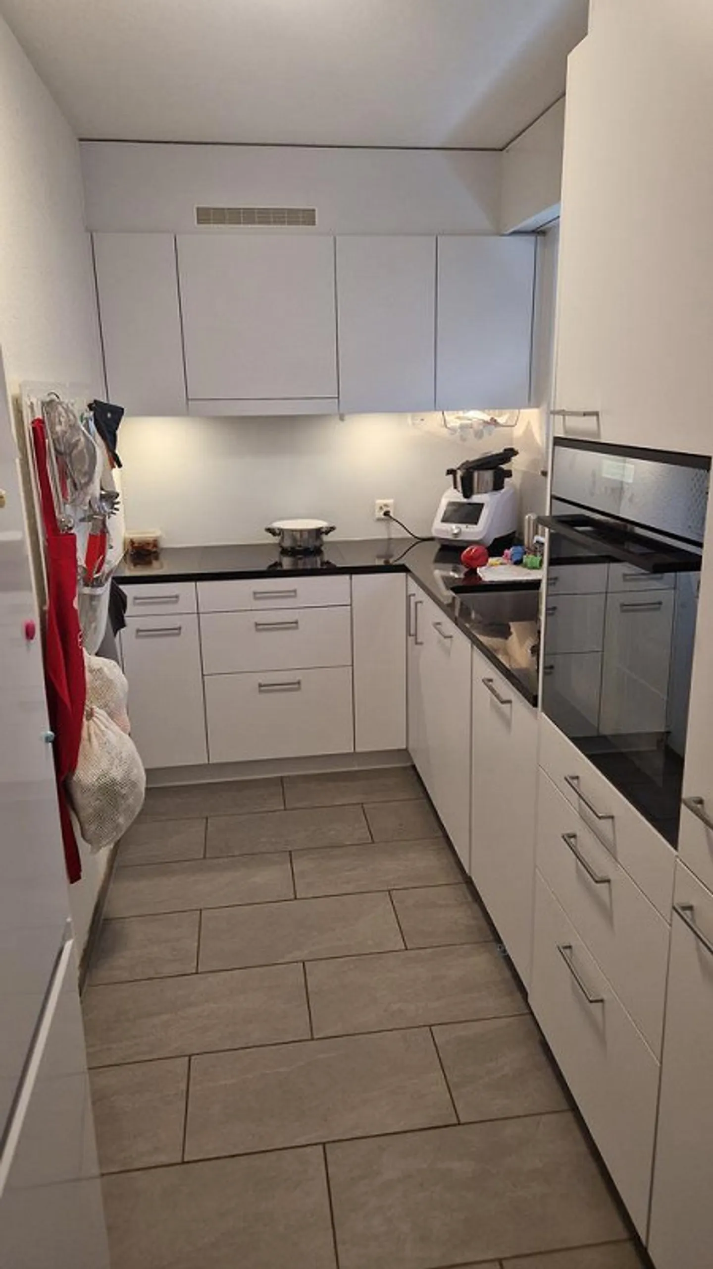 Spacious, beautiful 4.5-room apartment for rent - Photo 2 of 3