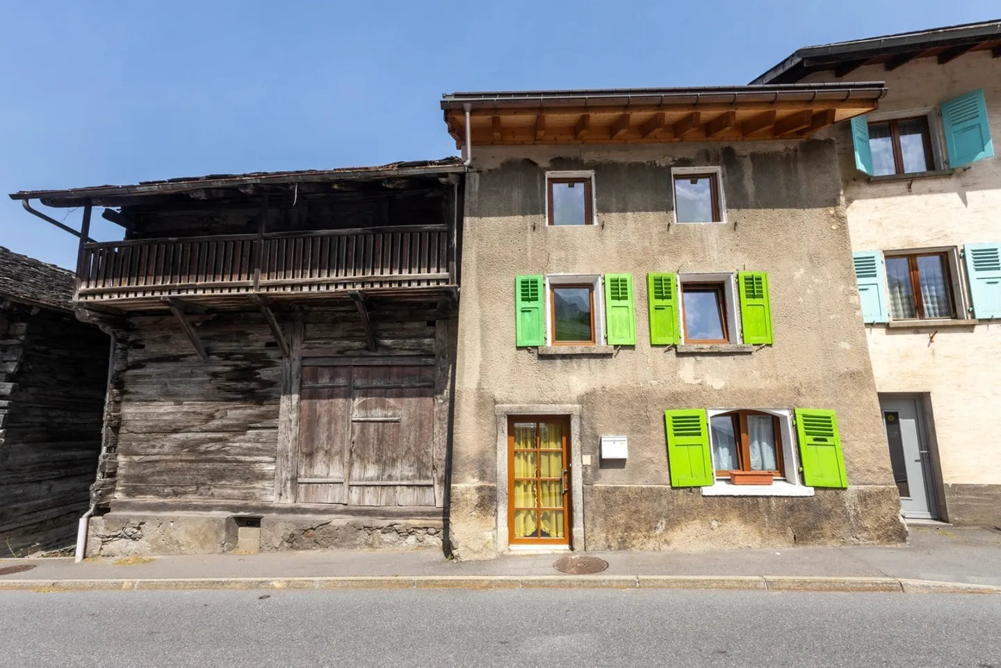 CHARME UND AUTHENTIZITÄT: HAUS MIT SCHEUNE - Foto 2 von 13
