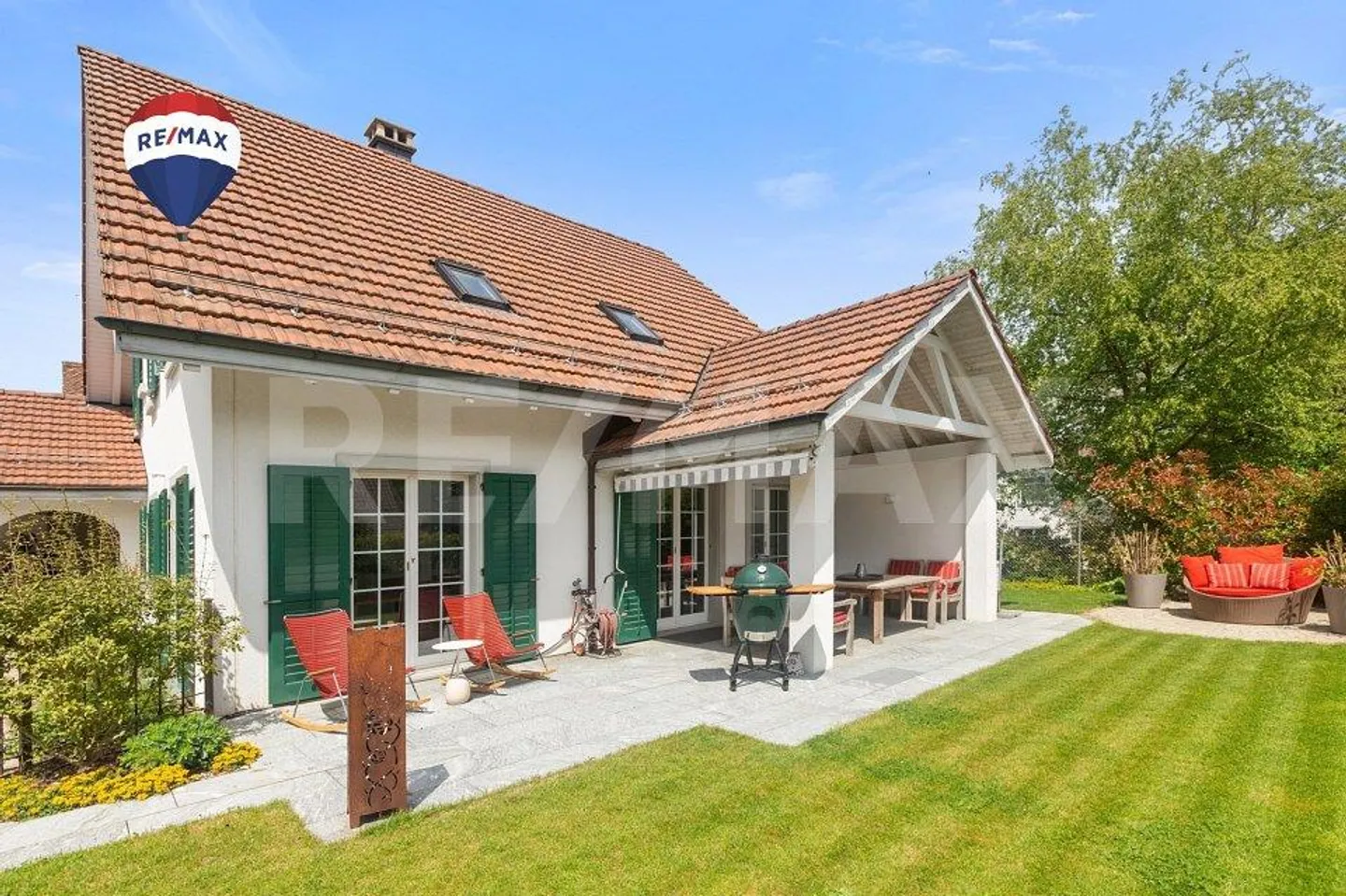 Affascinante casa di campagna con un elegante ampliamento in una zona residenziale tranquilla - Foto 1 di 13
