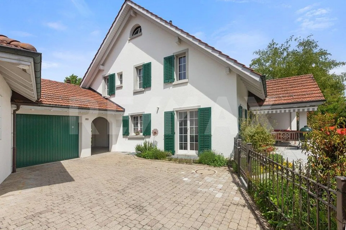Affascinante casa di campagna con un elegante ampliamento in una zona residenziale tranquilla - Foto 3 di 13