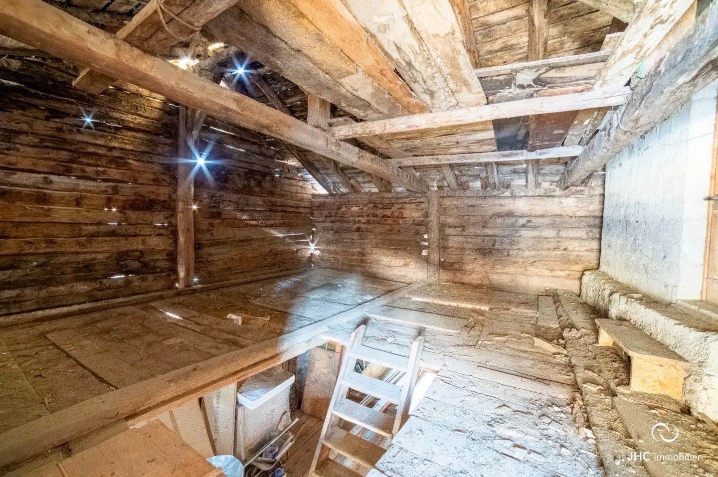 CHARME UND AUTHENTIZITÄT: HAUS MIT SCHEUNE - Foto 12 von 13