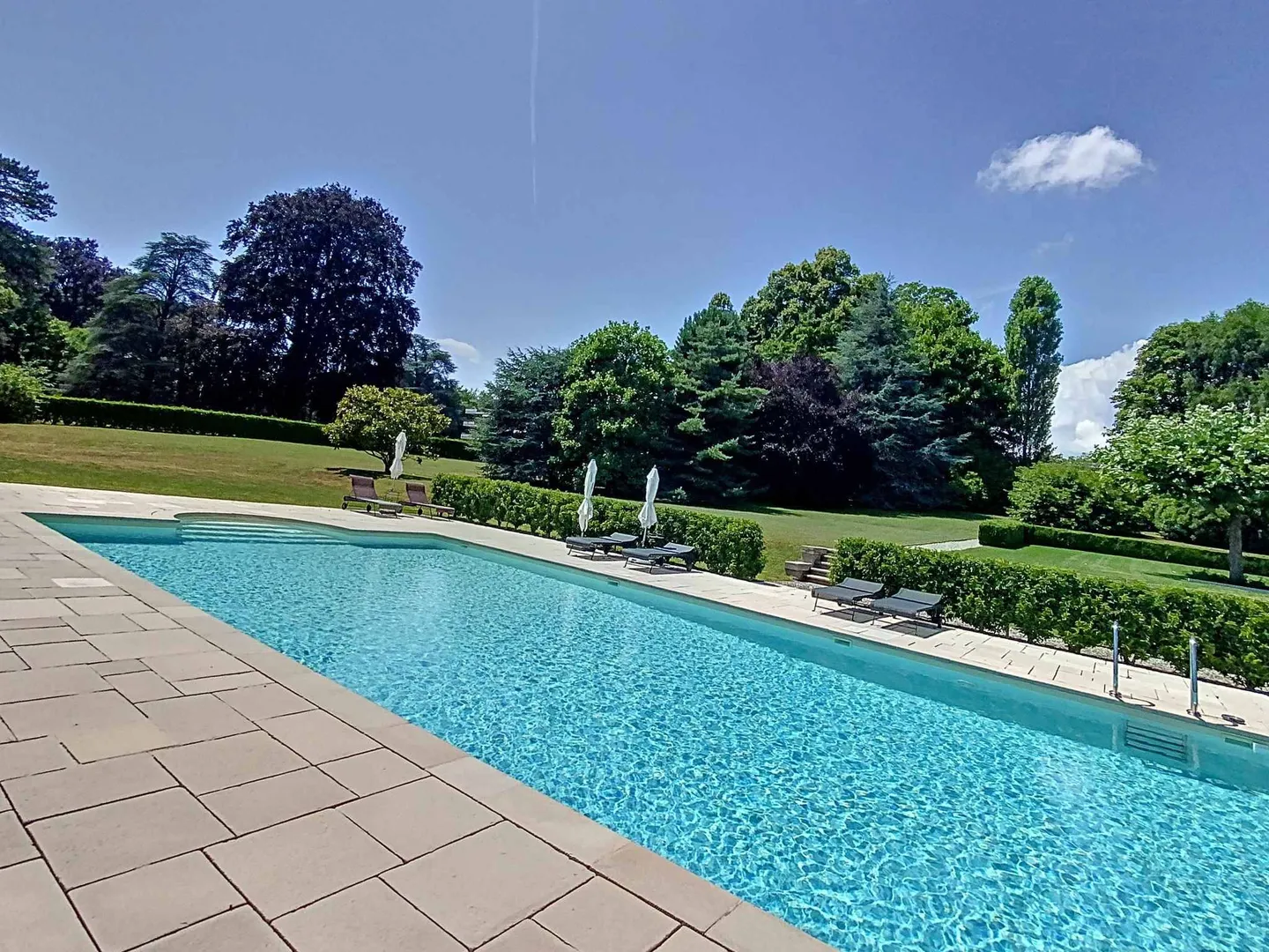 Luxury Property – Luxury Apartment - Breathtaking View - Photo 11 of 11