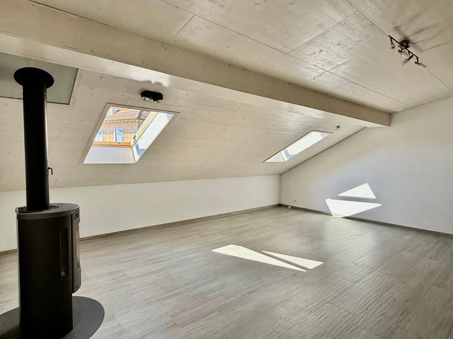 Bel appartement avec charme - au cœur des vignobles, à deux pas de la plage de Rivaz - Photo 2 sur 9