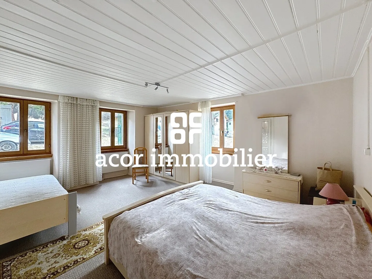 Investment Opportunity: 2.5 Rooms with Potential in Grône - Photo 1 of 2