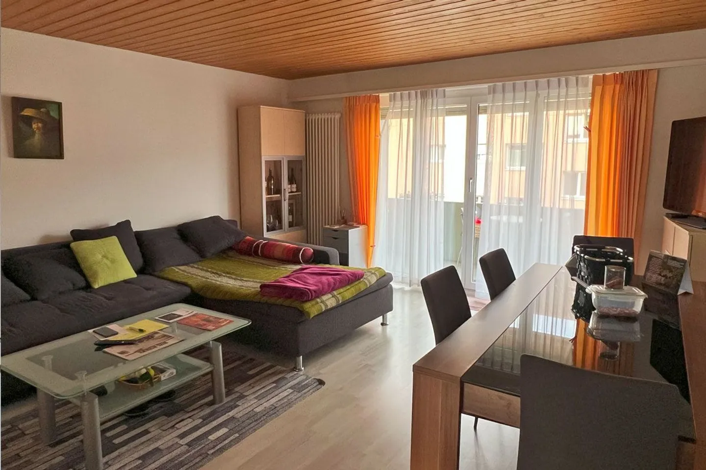 Bright 4.5 Room Apartment with Balcony in Port - Photo 6 of 9