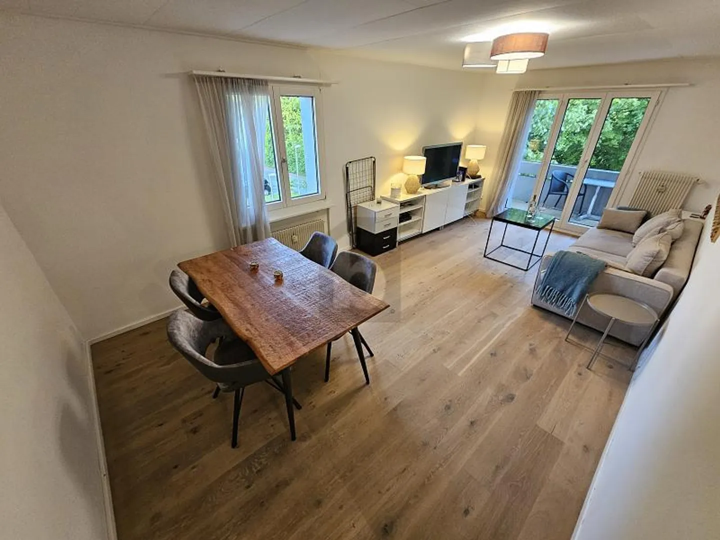 Charmante Wohnung mit Balkon - Foto 2 von 6