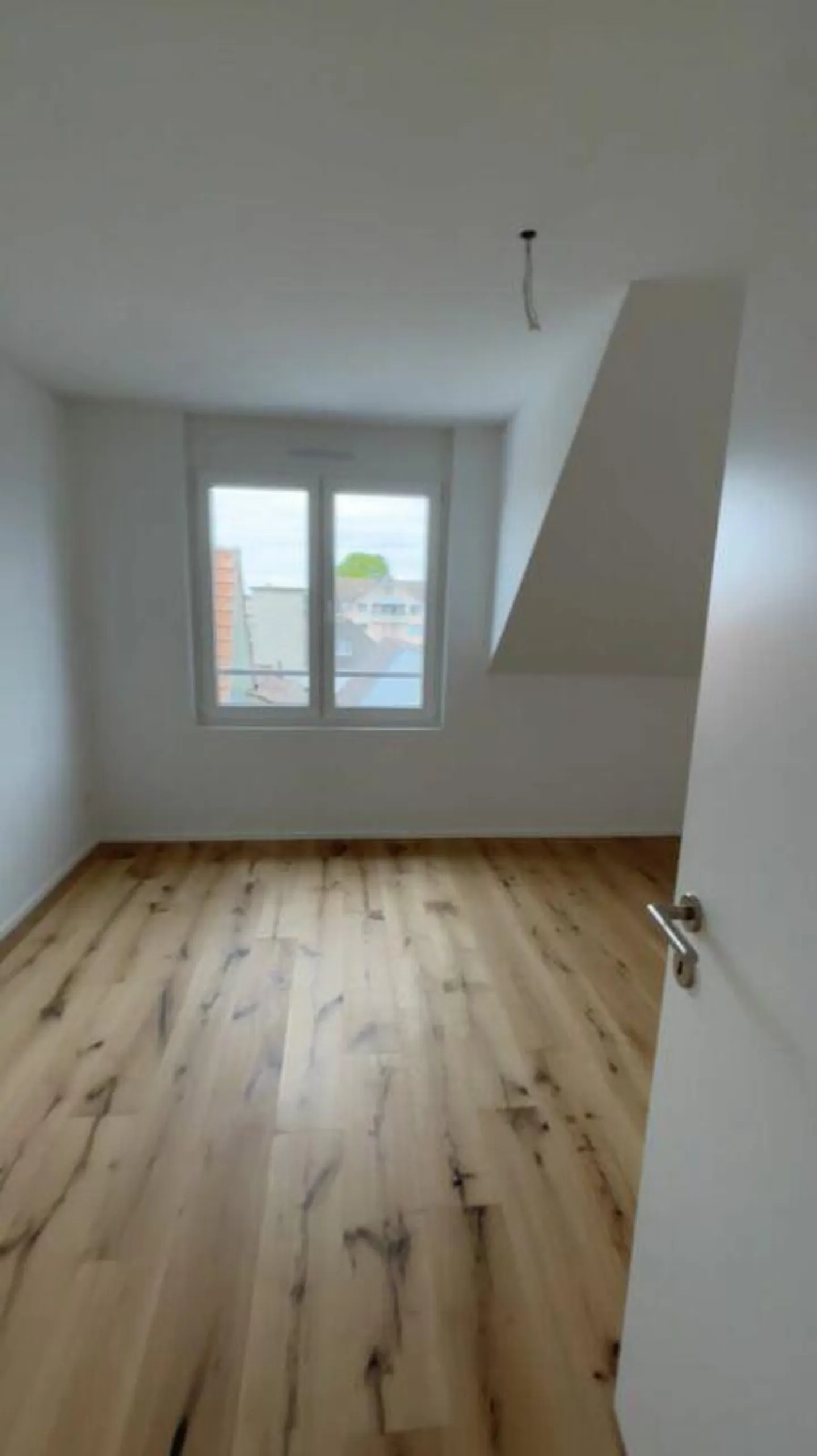 Bright 3.5 Room Apartment with a View! - Photo 3 of 5