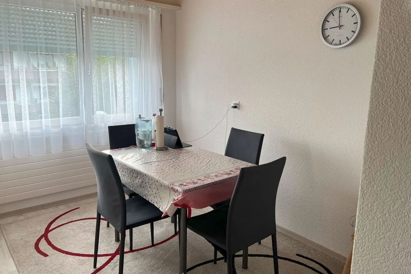 Bright 4.5 Room Apartment with Balcony in Port - Photo 4 of 9