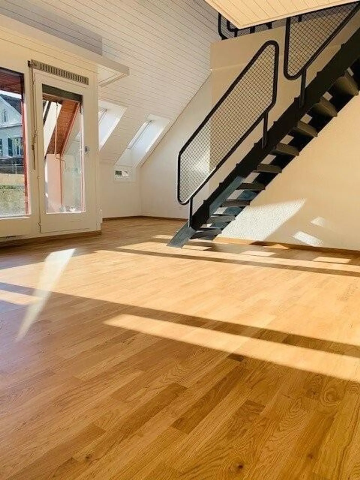 Appartamento duplex cerca inquilini! - Foto 2 di 10