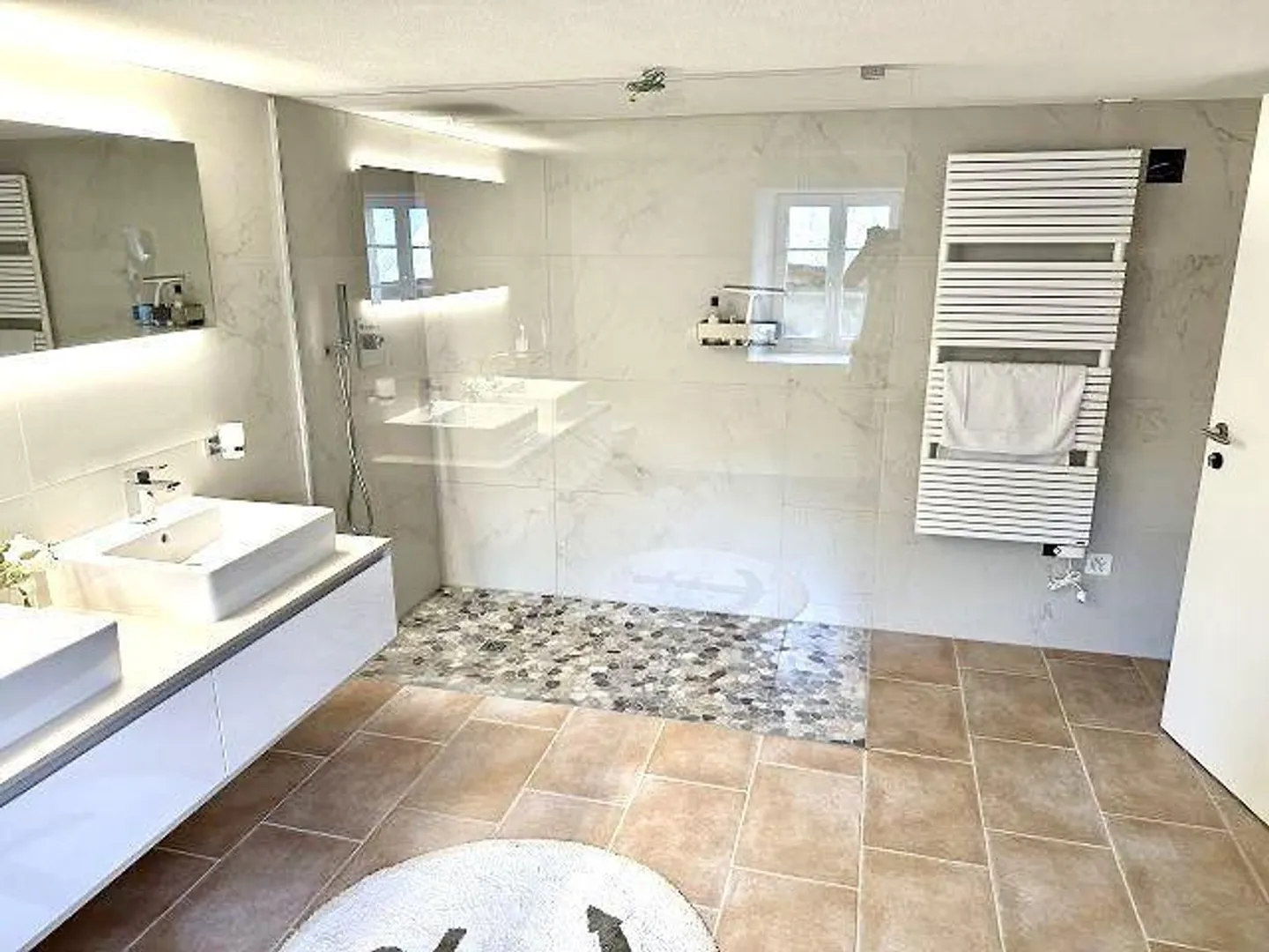 Casa ticinese di lusso di 4 1/2 locali con giardino, molto soleggiata e tranquilla, bella vista - Foto 15 di 33