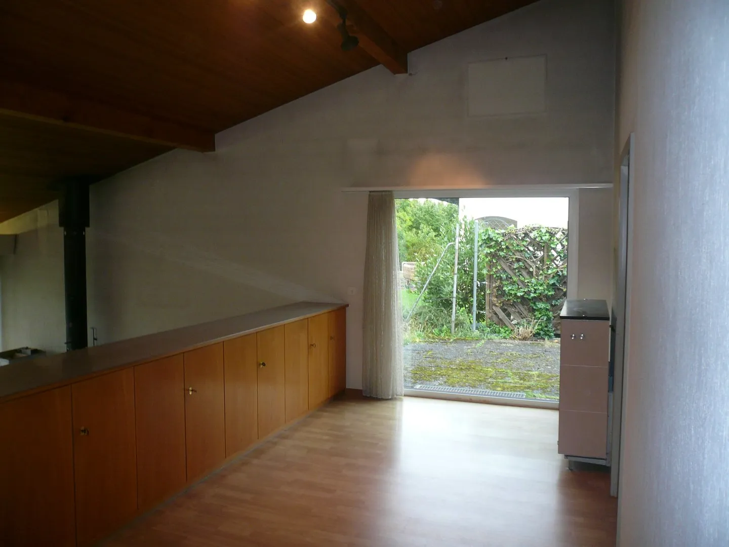 Maison individuelle de 4,5 pièces en rez-de-chaussée ensoleillée dans un endroit calme de Koppigen - Photo 5 sur 13
