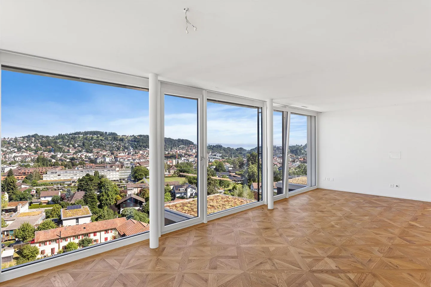 Wunderschöne Attikawohnung mit Seeblick - Foto 1 von 16