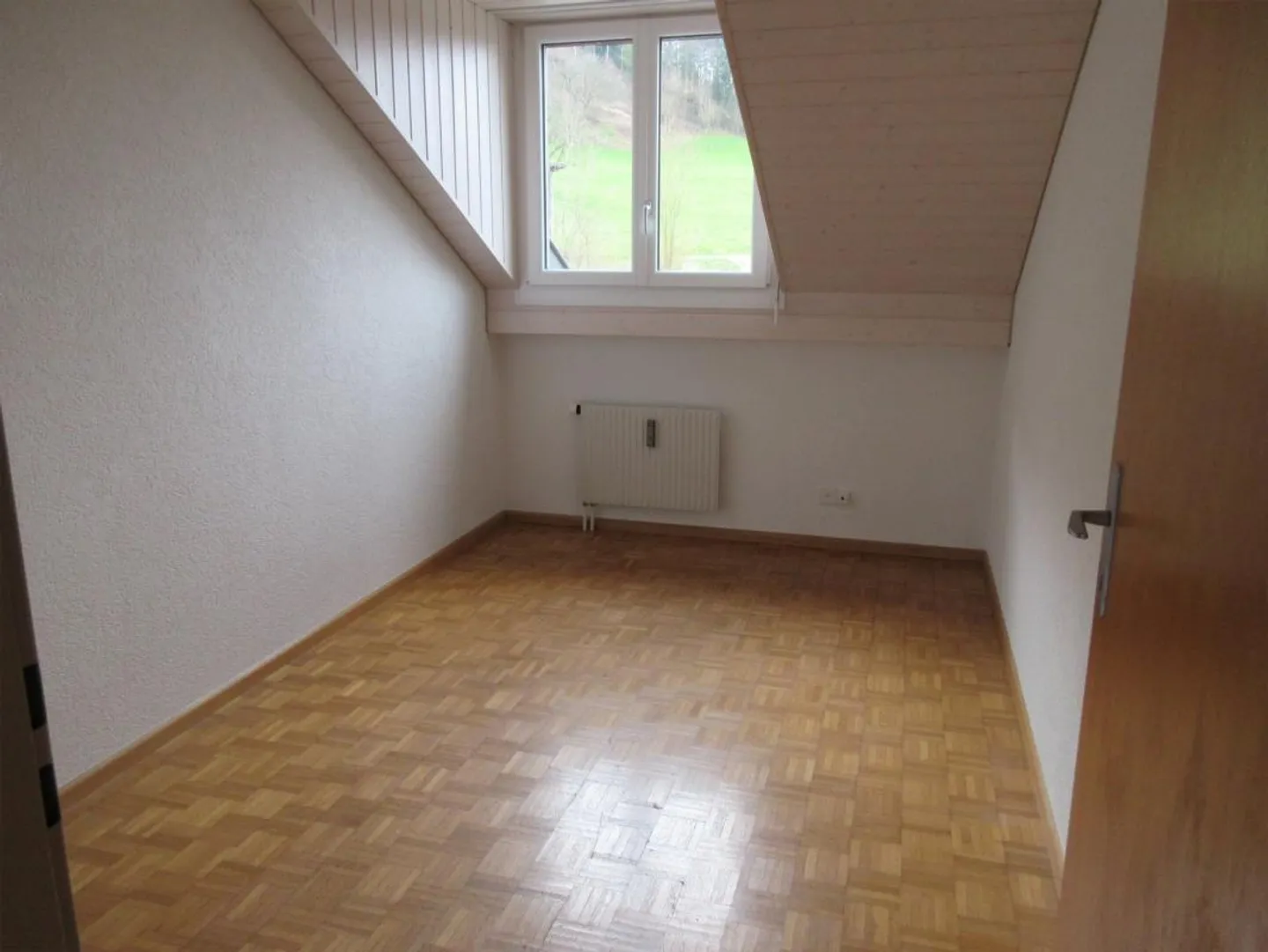 geräumige, gutisolierte  51/2-Zimmer-Wohnung, ohne Balkon - Foto 6 von 15