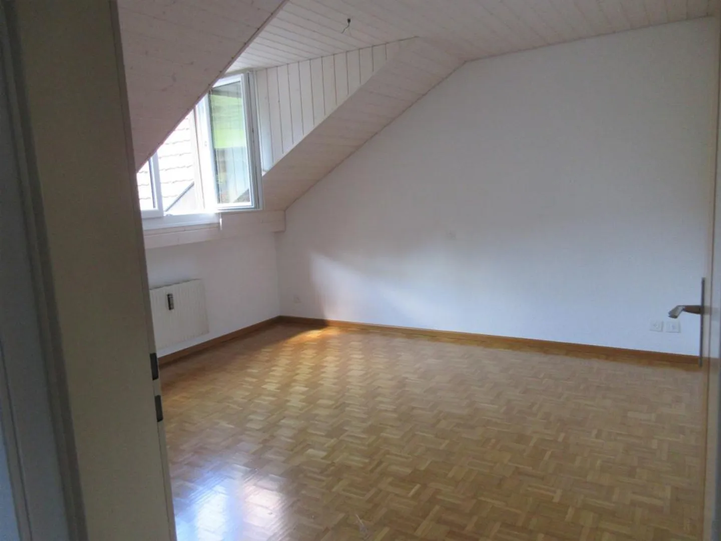 geräumige, gutisolierte  51/2-Zimmer-Wohnung, ohne Balkon - Foto 7 von 15