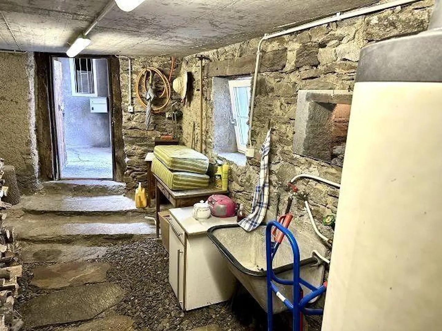 Casa ticinese di lusso di 4 1/2 locali con giardino, molto soleggiata e tranquilla, bella vista - Foto 19 di 33