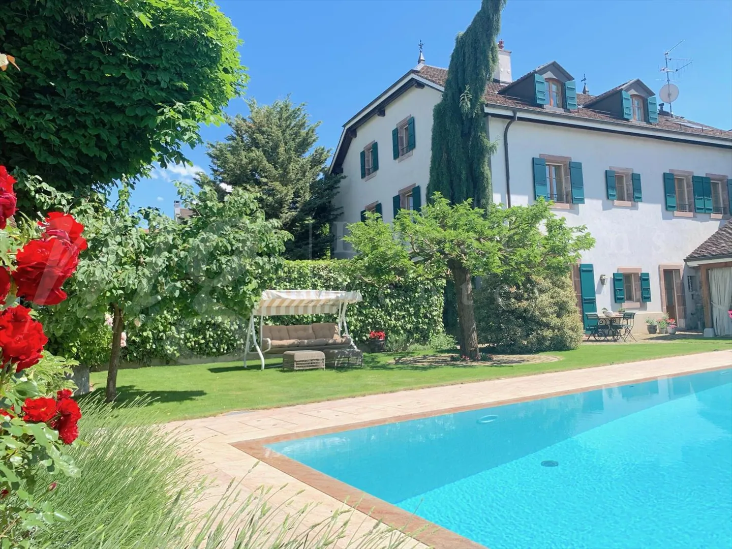 SUPERBA PROPRIETÀ PADRONALE DI 14 STANZE CON GRANDE PISCINA E RICERCATO CLUB HOUSE - Foto 1 di 13