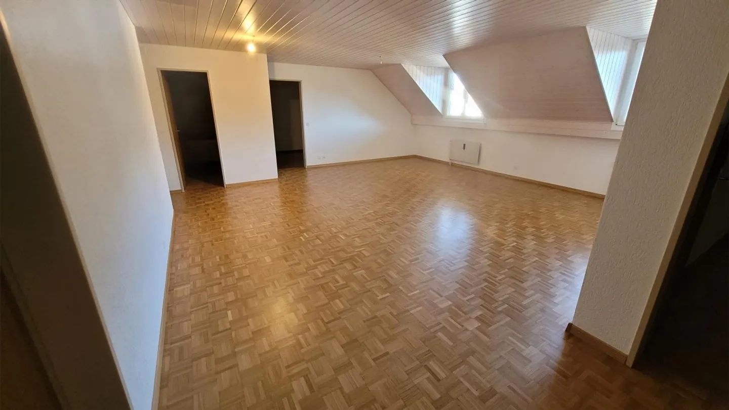 geräumige, gutisolierte  51/2-Zimmer-Wohnung, ohne Balkon - Foto 13 von 15