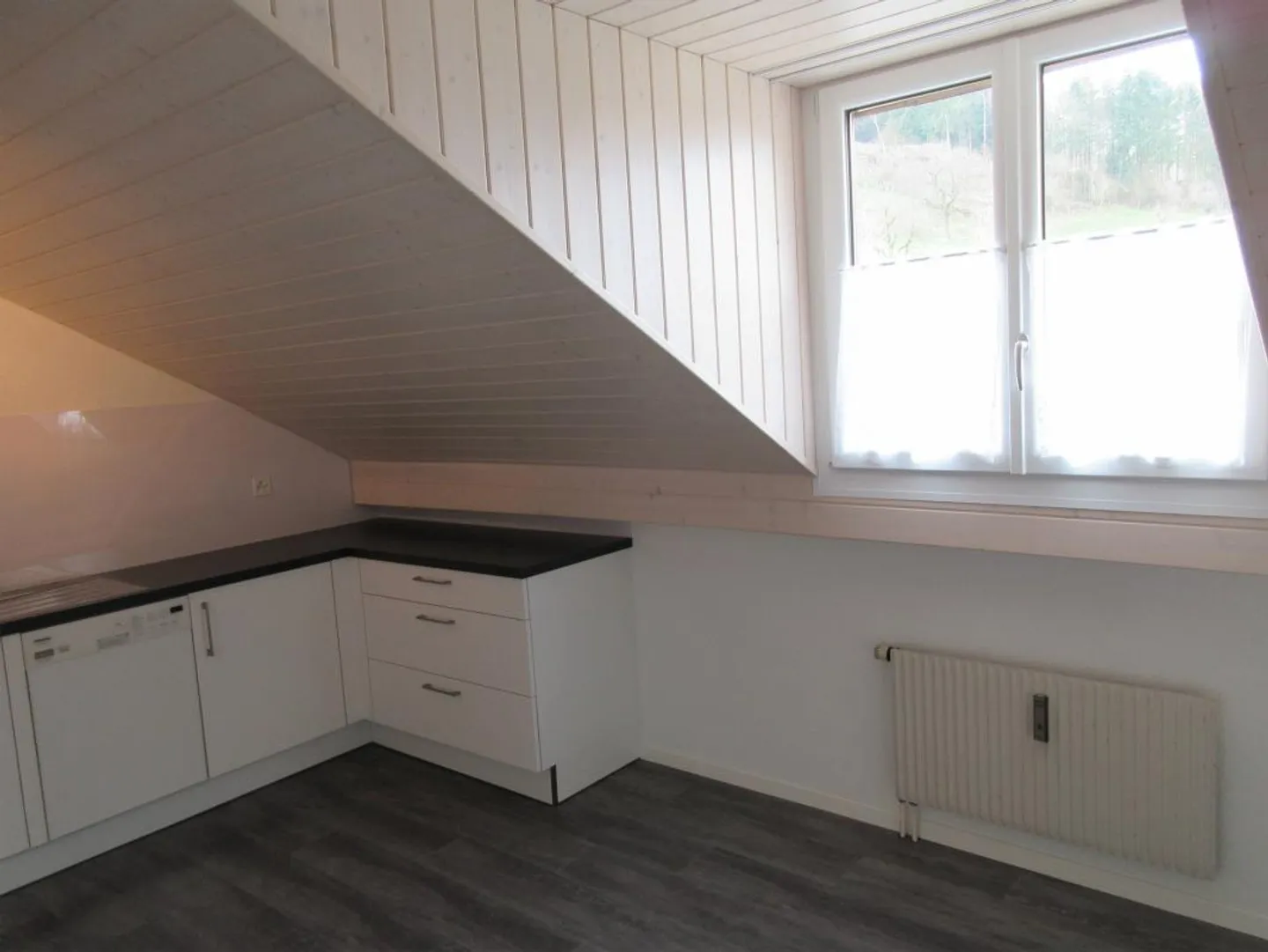 geräumige, gutisolierte  51/2-Zimmer-Wohnung, ohne Balkon - Foto 9 von 15