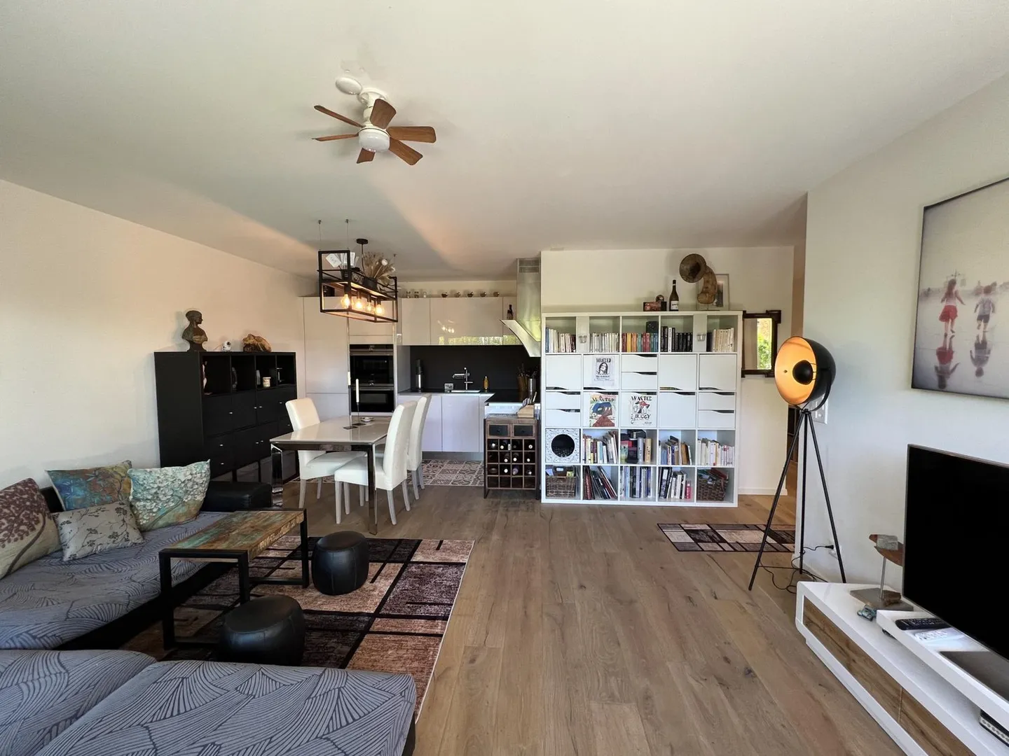 Schönes modernes Apartment mit exklusivem Außenbereich im Herzen von Neuchâtel - Foto 7 von 13