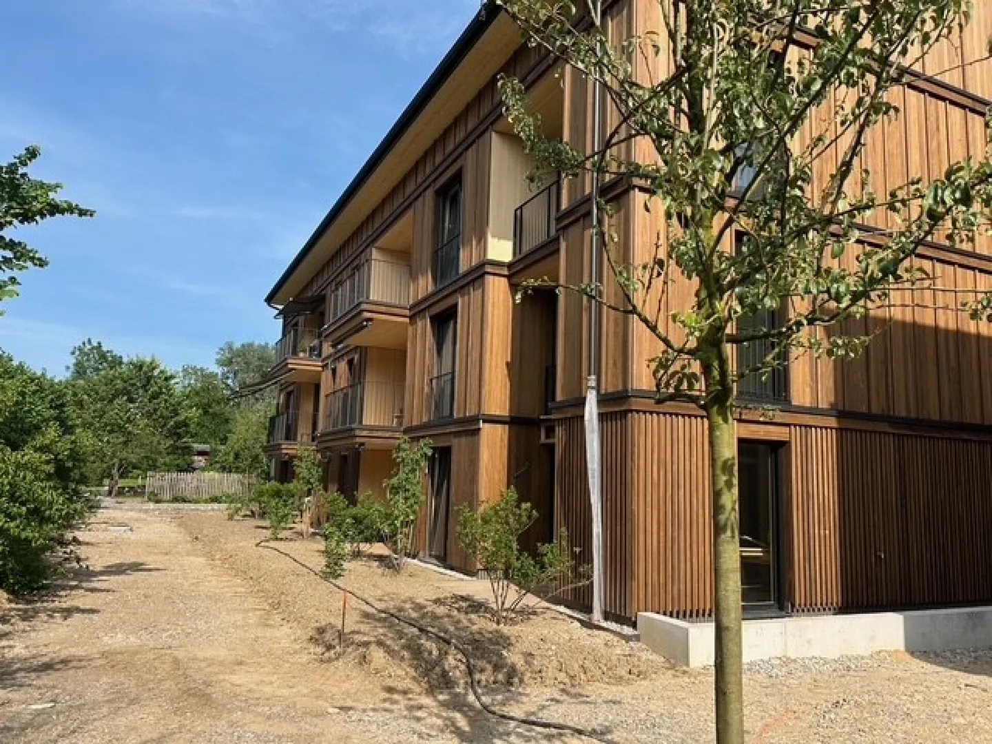 Appartamento nuovo di 4,5 stanze ampliato e pronto per essere abitato - Foto 2 di 11