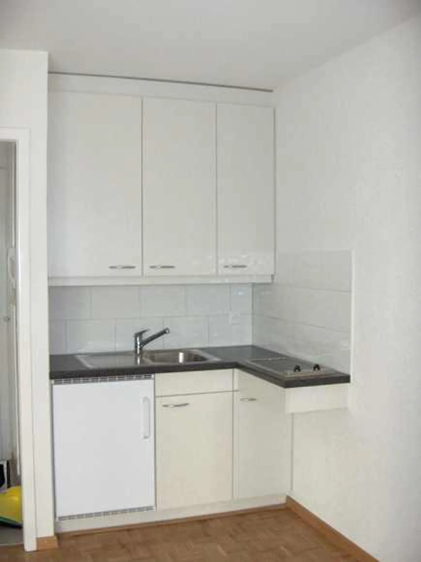 Studio avec balcon dans un emplacement calme près d'Eigerplatz - Photo 2 sur 6