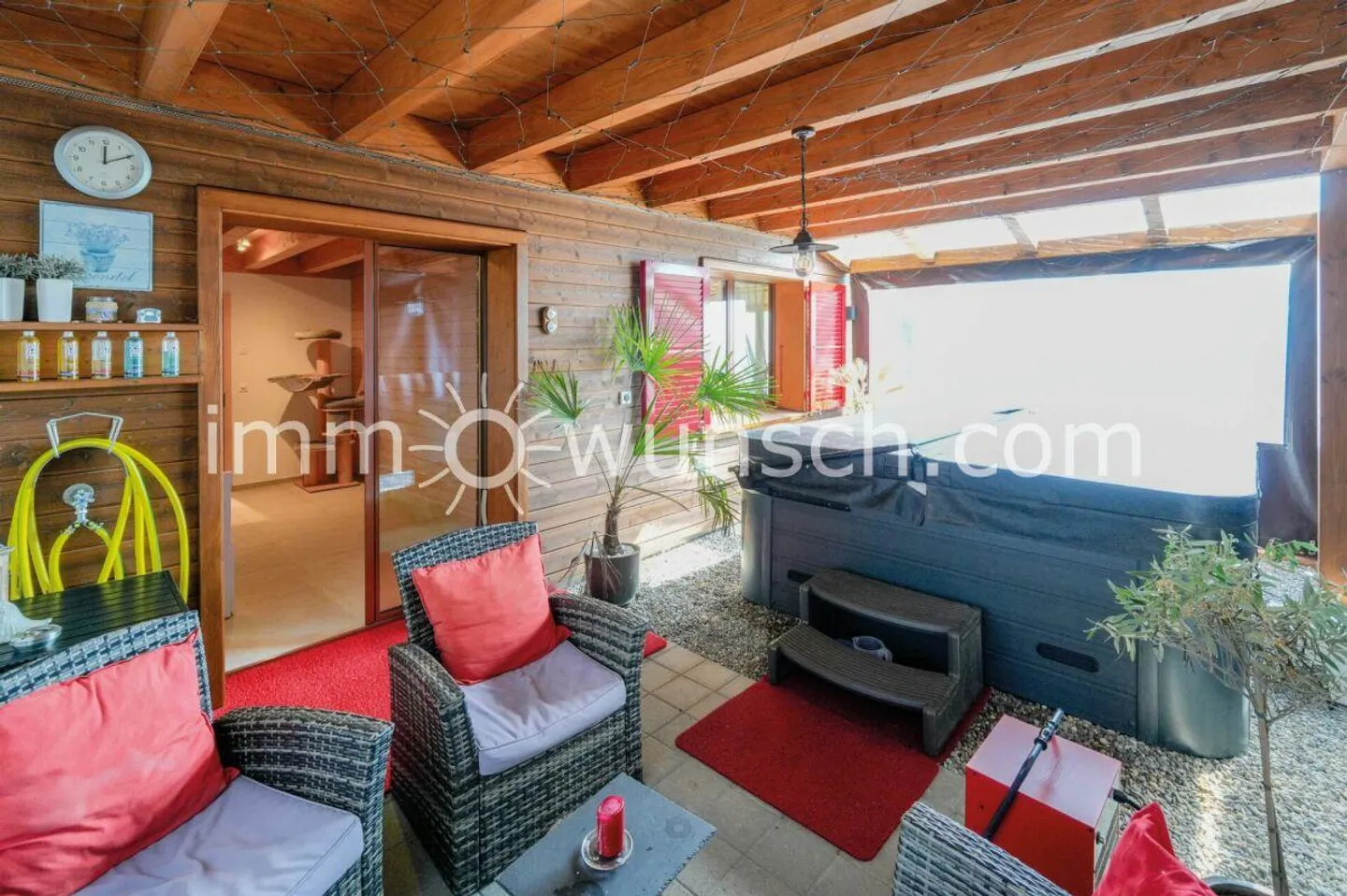 Modernes Chalet mit Sauna in der Natur - Foto 13 von 17