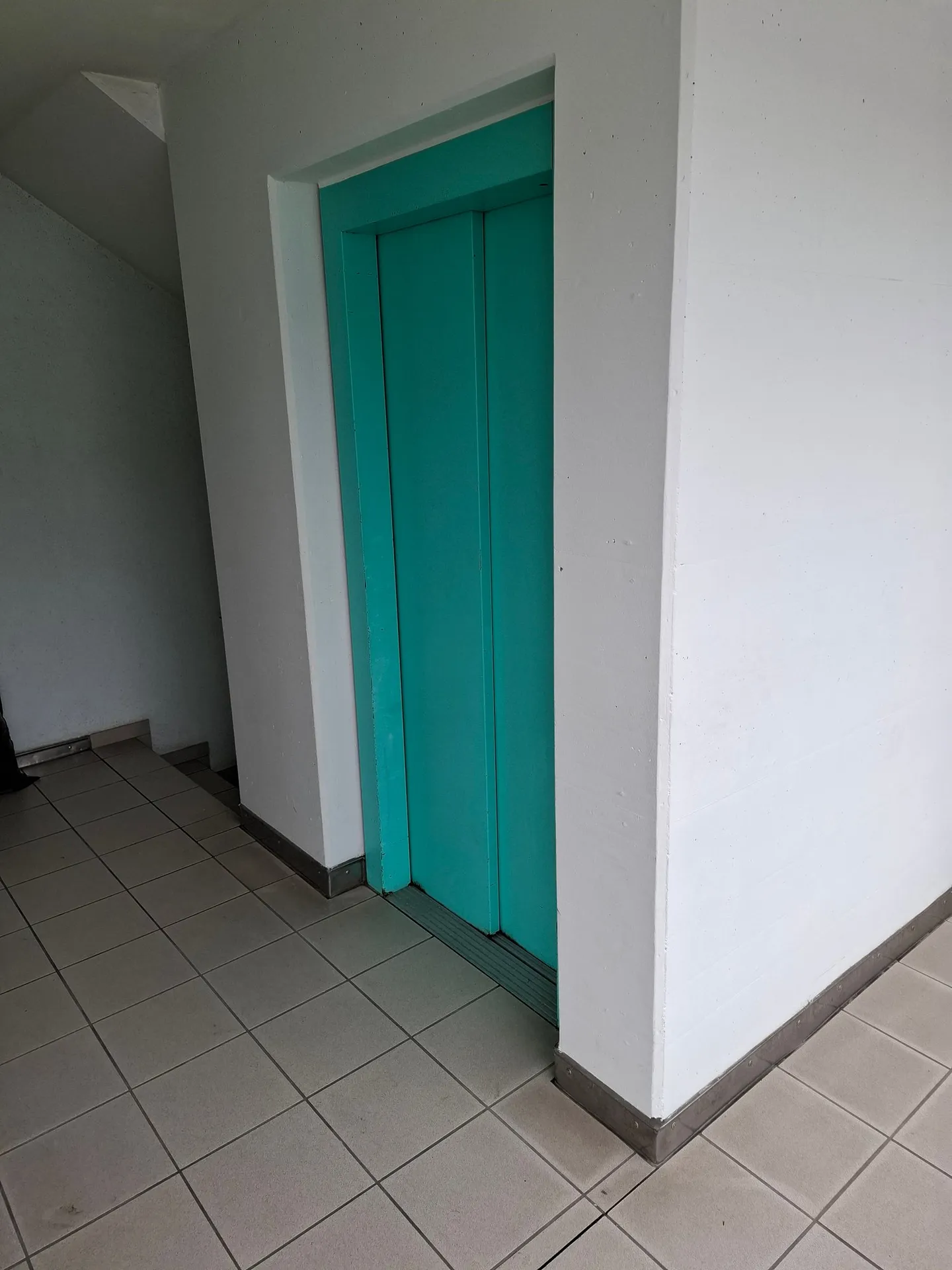 Affordable Apartment with 2 Underground Parking Spaces in the Center of Fahrwangen - Photo 14 of 15