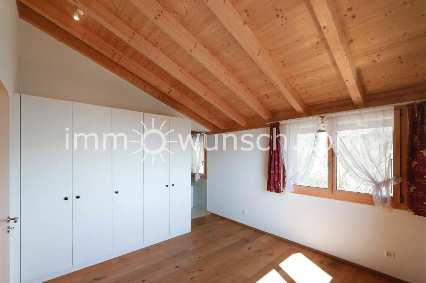 Modernes Chalet mit Sauna in der Natur - Foto 11 von 17