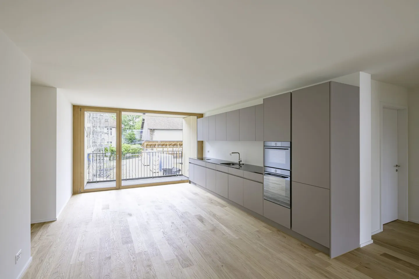 Appartamento nuovo di 4,5 stanze ampliato e pronto per essere abitato - Foto 4 di 11