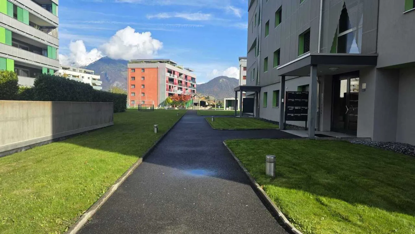 Wunderschöne 4,5-Zimmer-Wohnung mit großem Balkon - Minergie - Foto 3 von 9