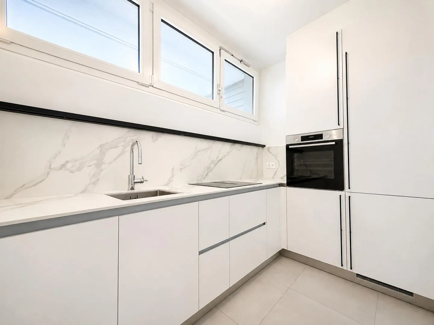 Bright 4.5-room apartment with lake view - Photo 2 of 9