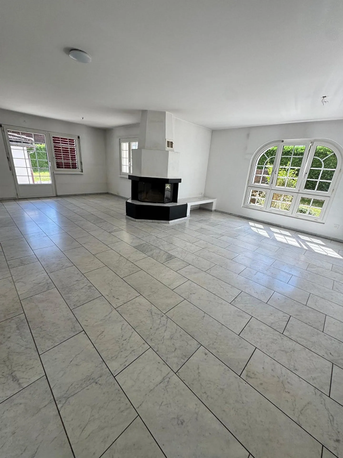 Appartamento di 5,5 stanze al piano terra con grande giardino - Foto 1 di 12