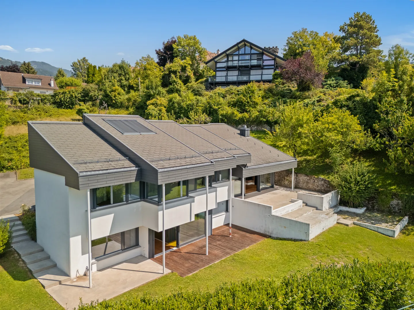 Unique! Sumptuous architect-designed property in a residential setting - Photo 1 of 21