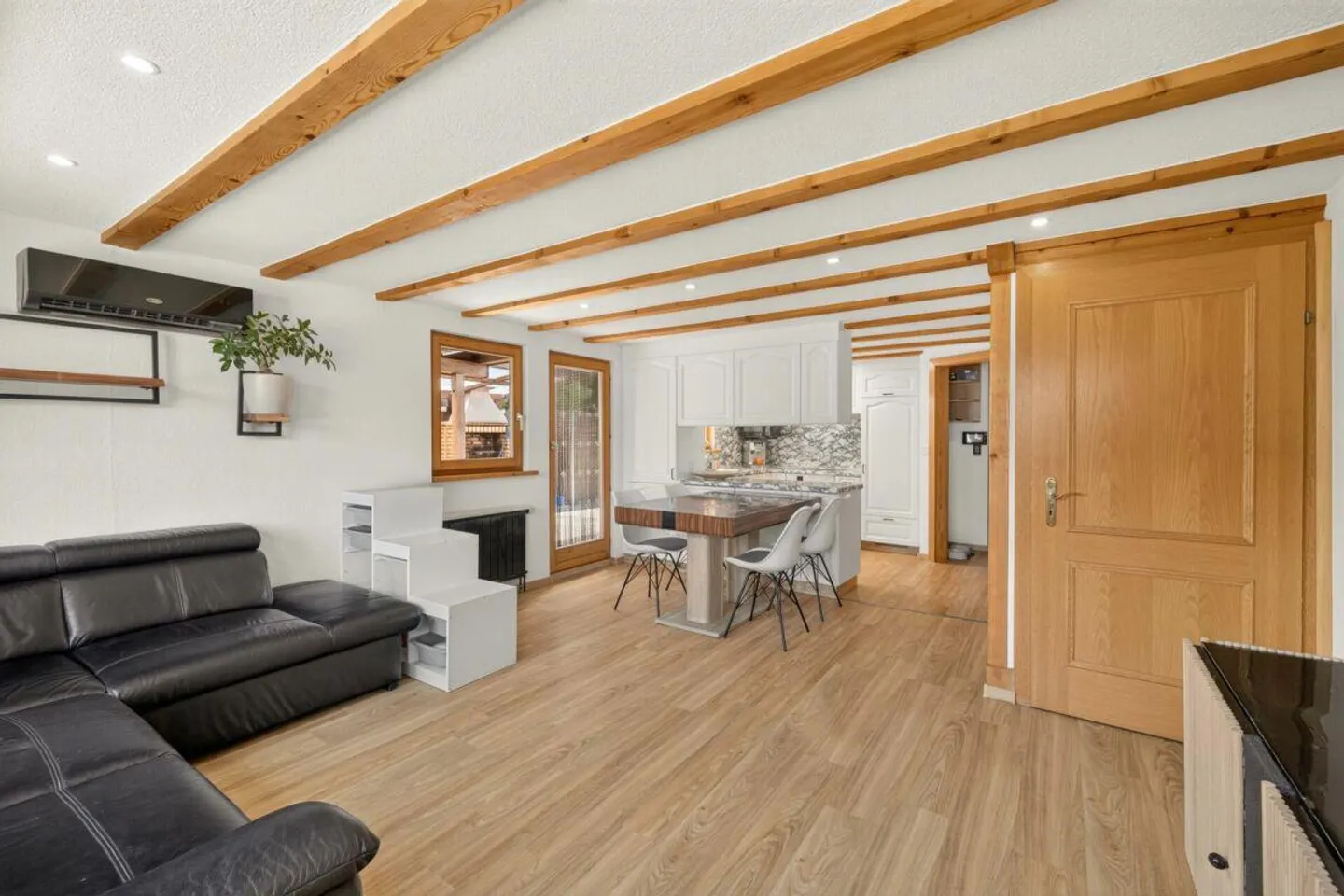 Vivre sur plusieurs niveaux - Appartement en duplex avec terrasse spacieuse - Photo 6 sur 22
