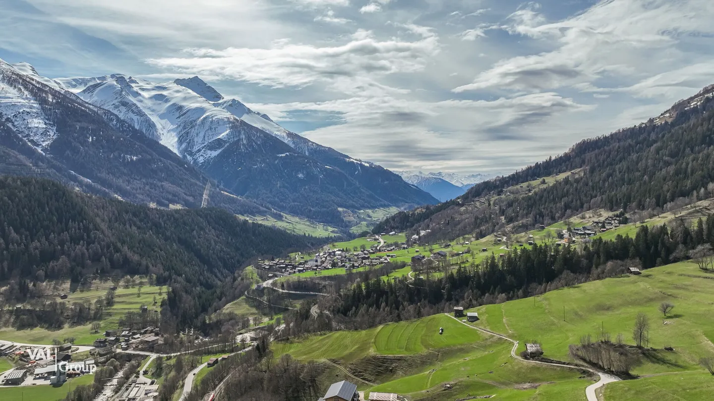 Terrain constructible attrayant avec un grand potentiel dans un emplacement privilégié et familial - Photo 3 sur 5