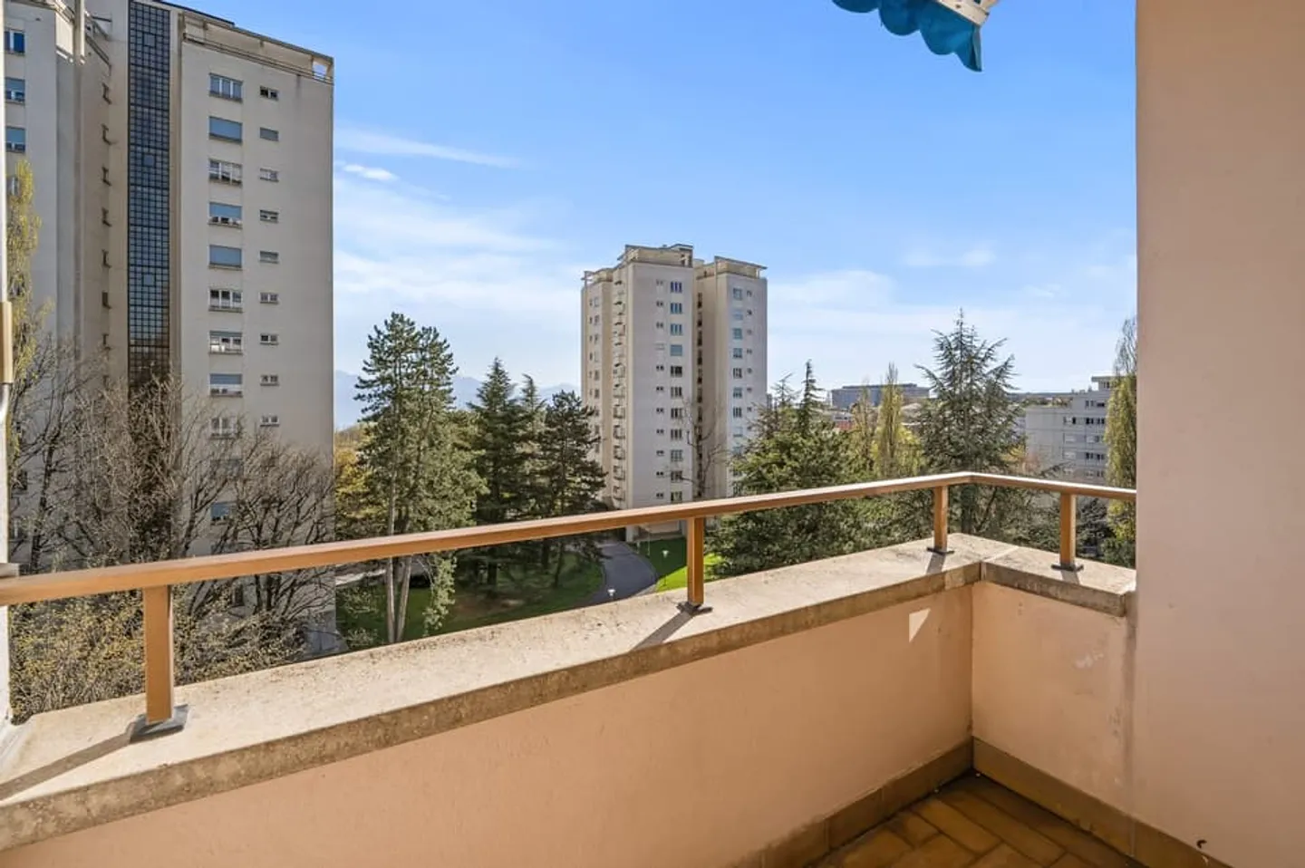 Appartamento luminoso, situato in posizione ideale, che offre un grande potenziale - Foto 1 di 9