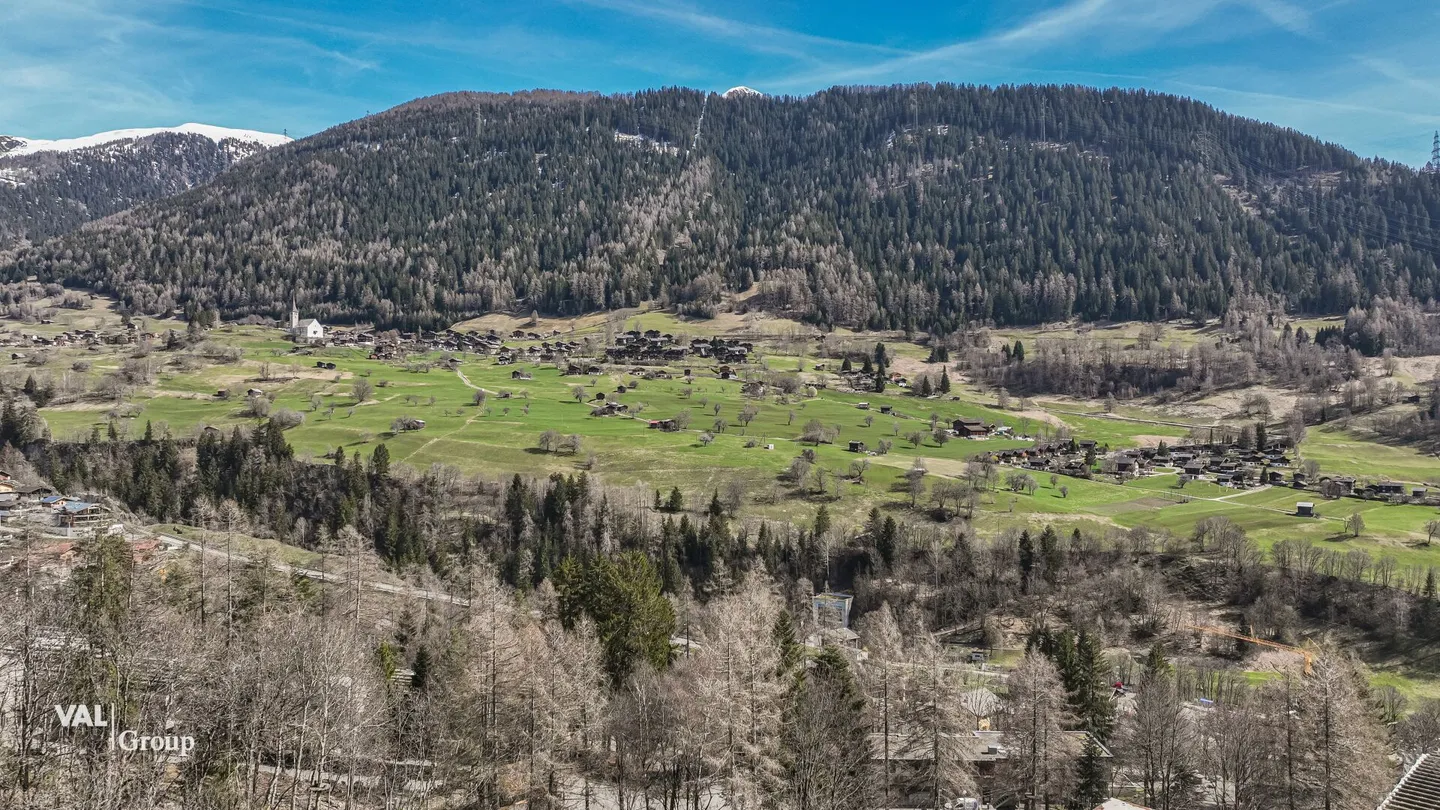 Terrain constructible attrayant avec un grand potentiel dans un emplacement privilégié et familial - Photo 5 sur 5