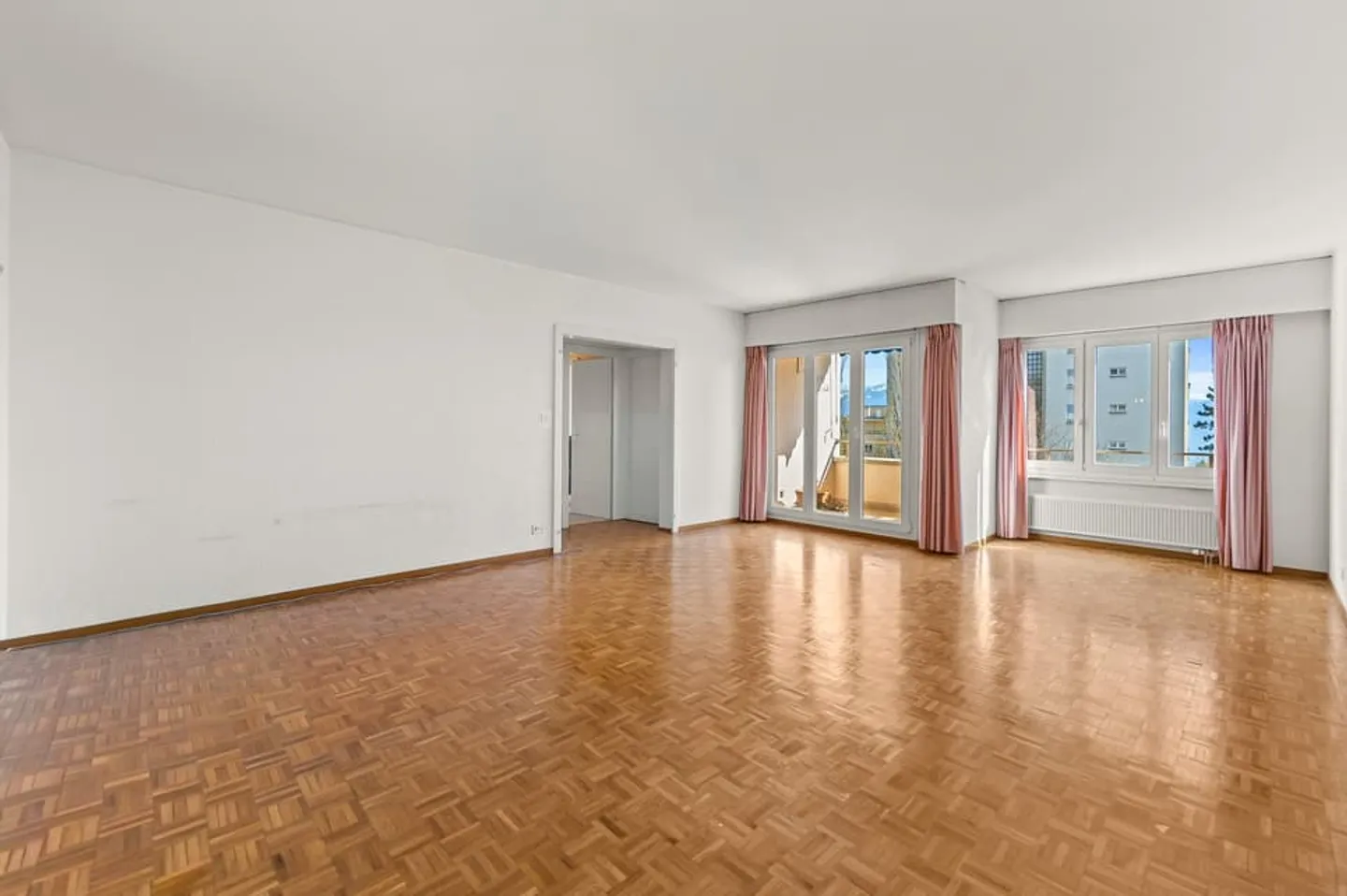 Appartamento luminoso, situato in posizione ideale, che offre un grande potenziale - Foto 3 di 9